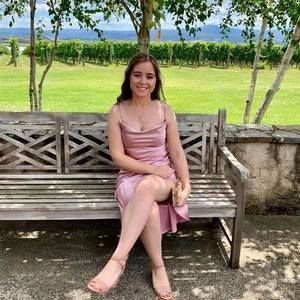 Meet your Posher, Laura